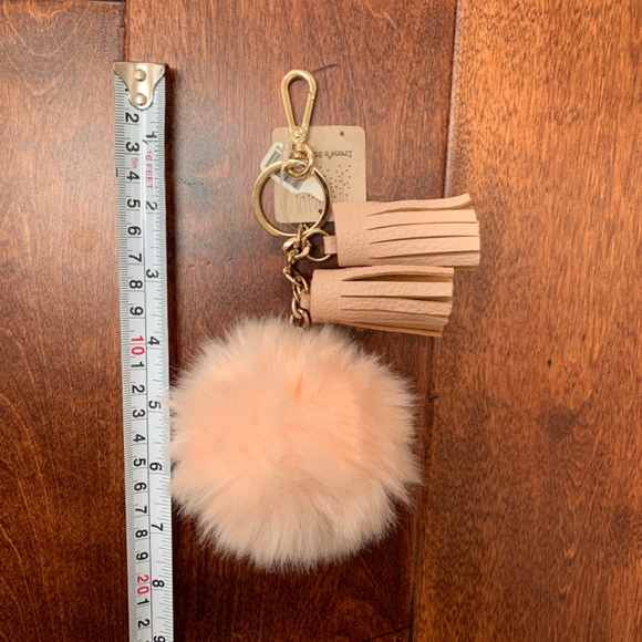 Fluffy keychain - Irene's Story - Picture 3 of 4